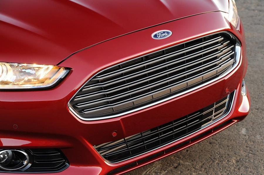  Ford Fusion 2013 года  (US) (фото 192 из 202)